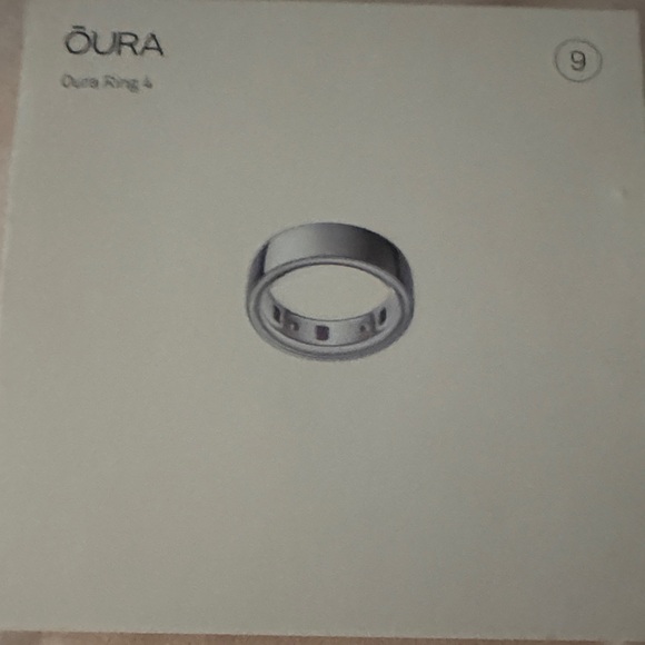 Oura Ring Charger in Silver and Gray